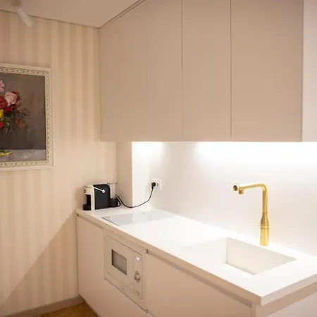 Luxury - Rruga Elbasanit * Tirana