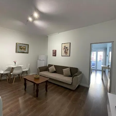 Luxury - Rruga Elbasanit Apartment *
