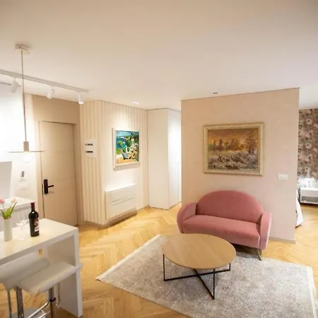 Apartment Luxury - Rruga Elbasanit