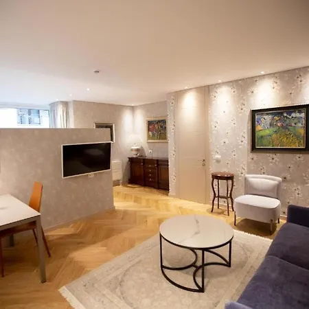 Apartment Luxury - Rruga Elbasanit